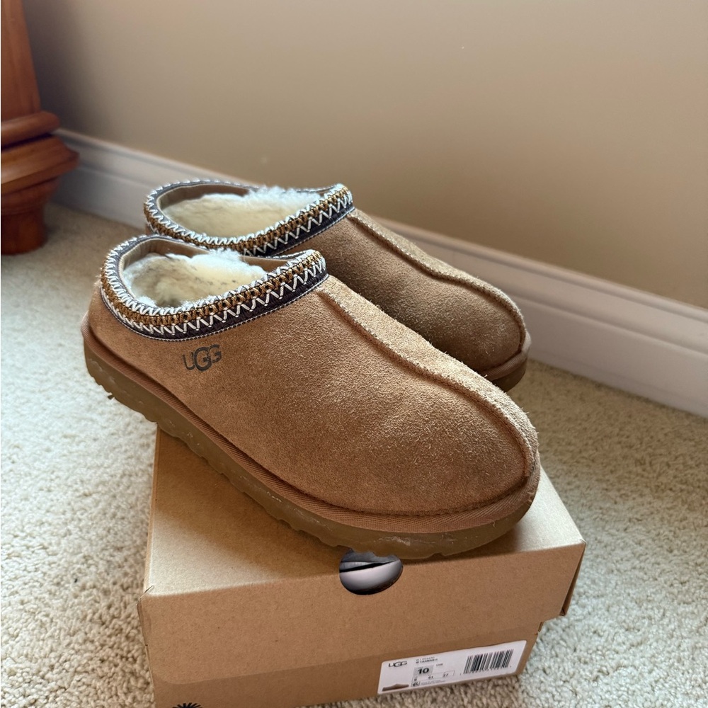 UGG Tasman